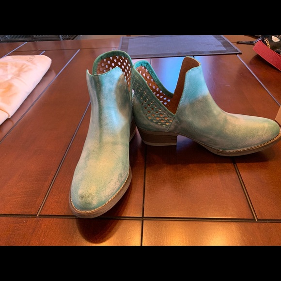 Western boots - Picture 3 of 4